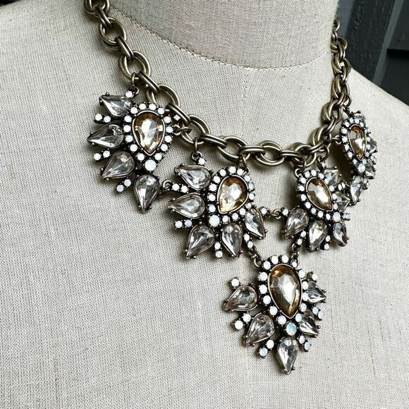 Rhinestone statement necklace - Picture 2 of 9
